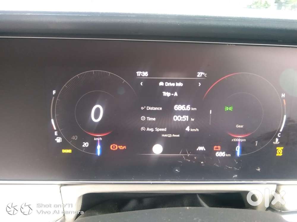 Mahindra Xuv700 2.0 Ax 7 Petrol Mt Str, 2025, Petrol