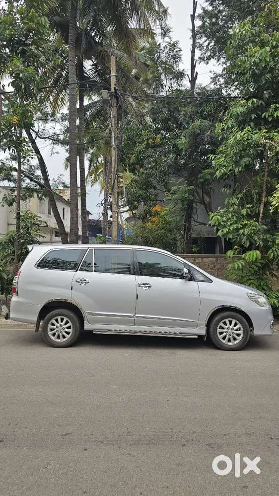 Toyota Innova 2015 V Diesel Pristine Condition