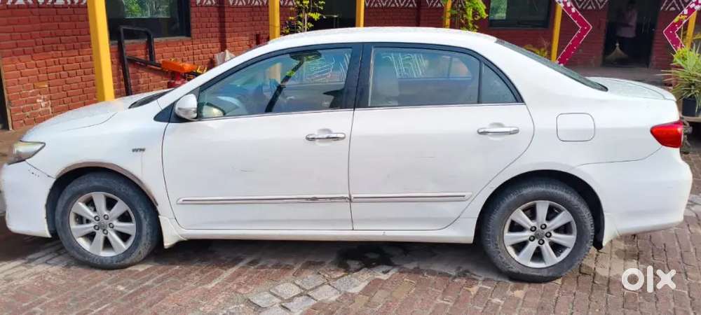 Toyota Corolla Altis 2011 Model