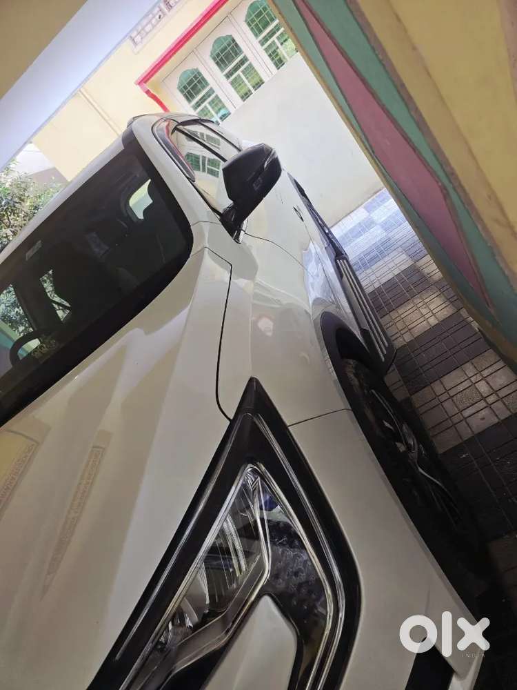 Brand New Condition 7 Seater Ax5 Xuv700 For Sale