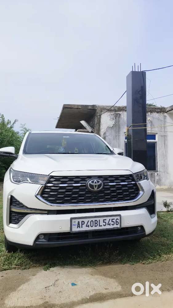 Daily Rental Toyota Innova Hycross Hycross Hybrid Luxury Vehicles