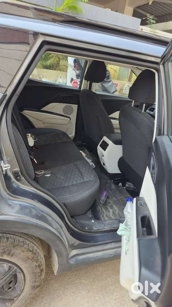Mahindra Xuv 3xo Mx1 2025 Petrol 12000 Km Driven