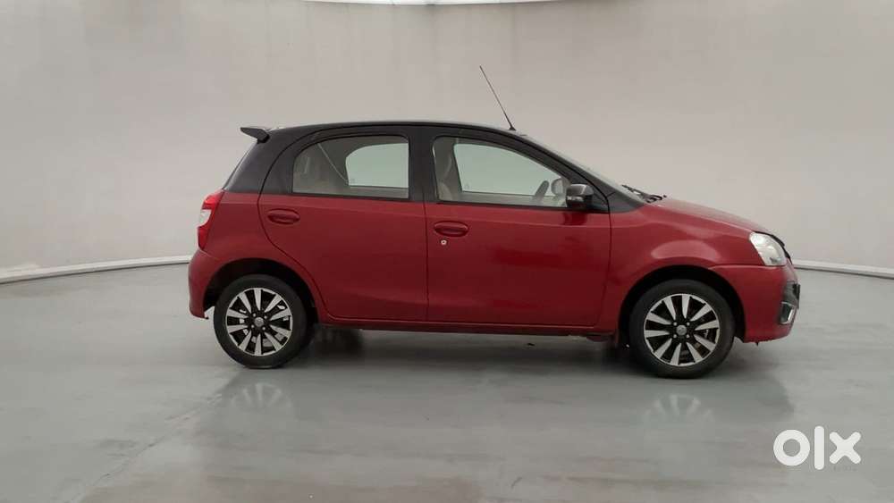 Toyota Etios Liva Vx Dual Tone, 2017, Petrol