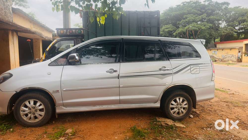 Toyota Innova Diesel 2011