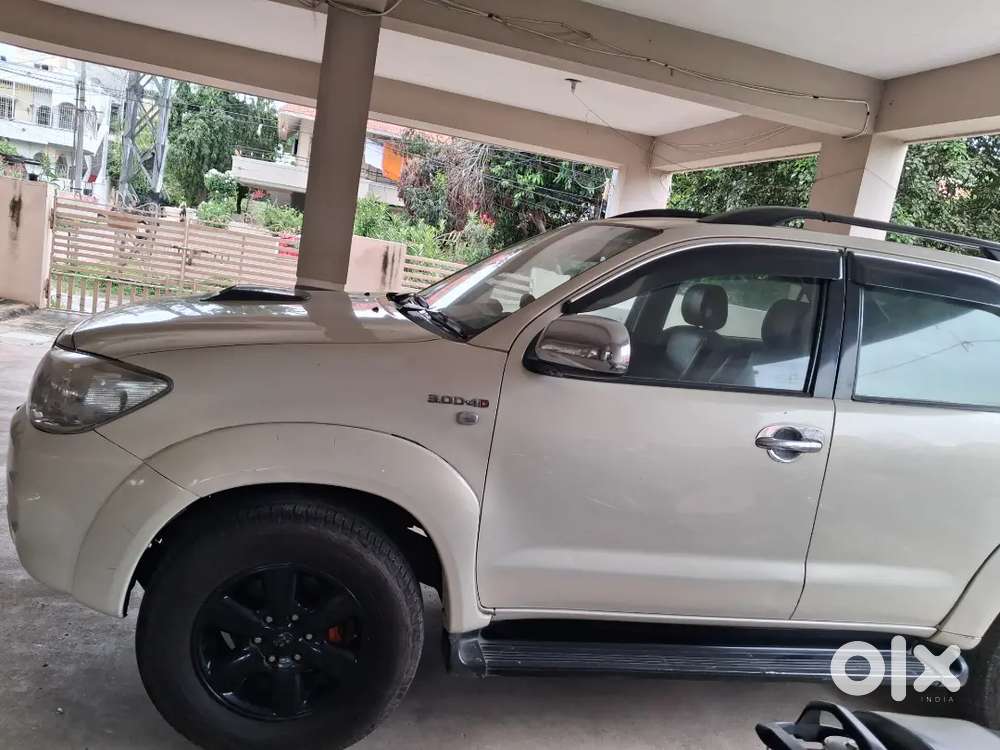 Toyota Fortuner  Topend Original Reading Showroom Track
