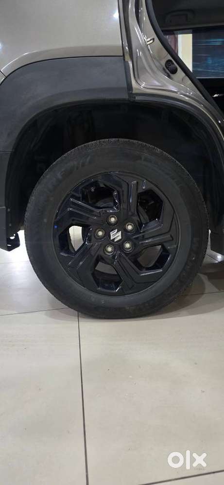 Maruti Suzuki Brezza 1.5 Zxi Smart Hybrid, 2024, Petrol