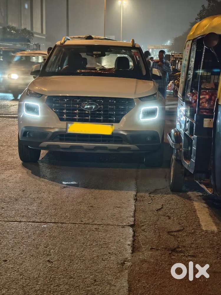 Hyundai Venue 2019 Petrol 32000 Km Driven