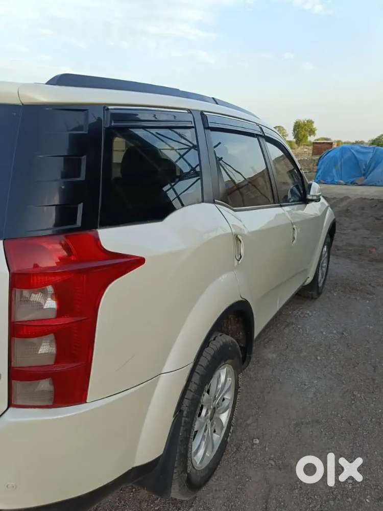 Mahindra Xuv500 W10 2015 11 November Diesel 107000 Km Driven