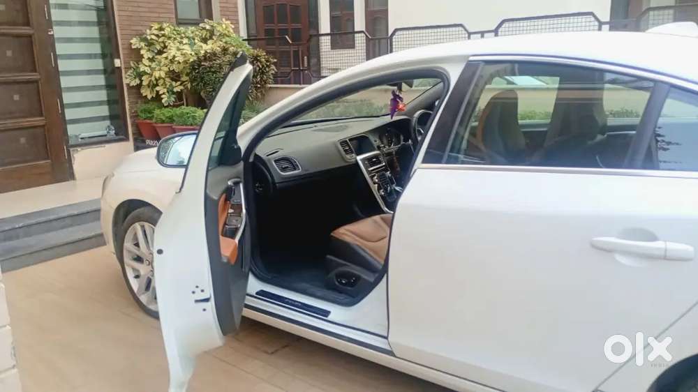 Volvo S60 D4 Momentum New Condition No Single Scratch