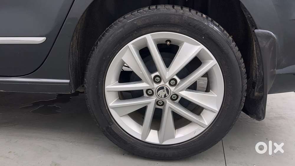 Skoda Rapid 1.0 Style At, 2020, Petrol