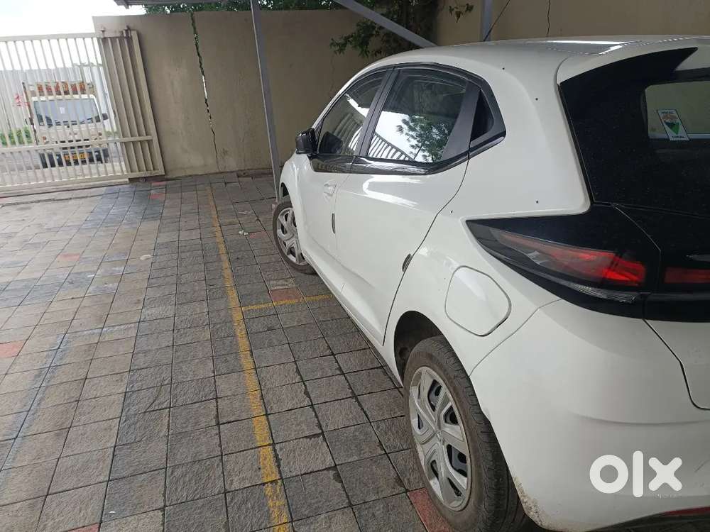 Brokers Stay Away Please. Tata Altroz 1.5 Xt 2023 Diesel Manual