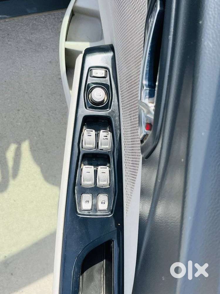 Mahindra Xuv300 W8 Diesel, 2019, Diesel