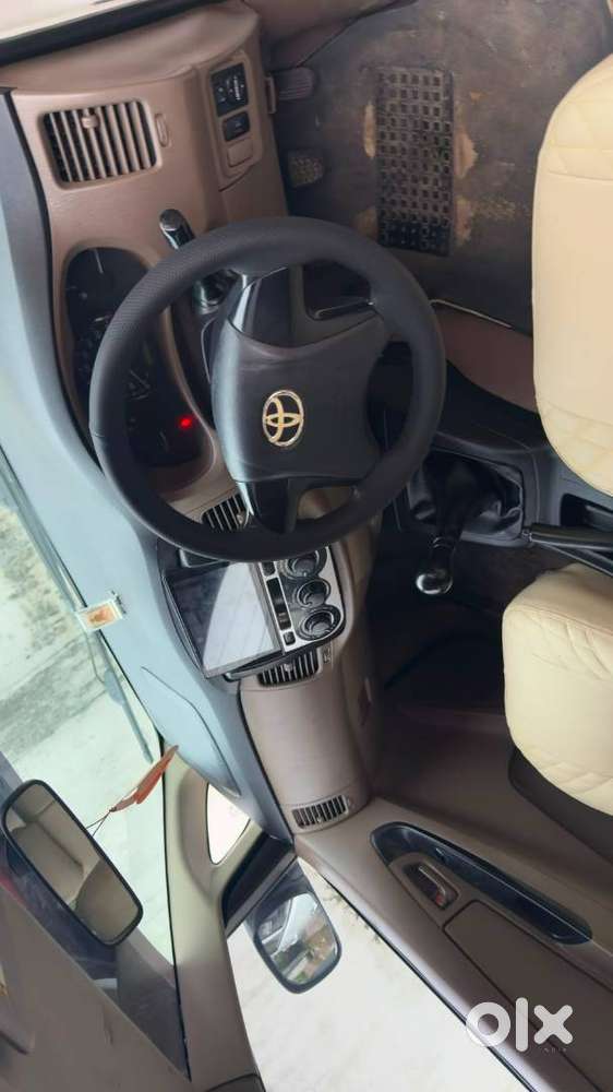 Toyota Innova (2016)