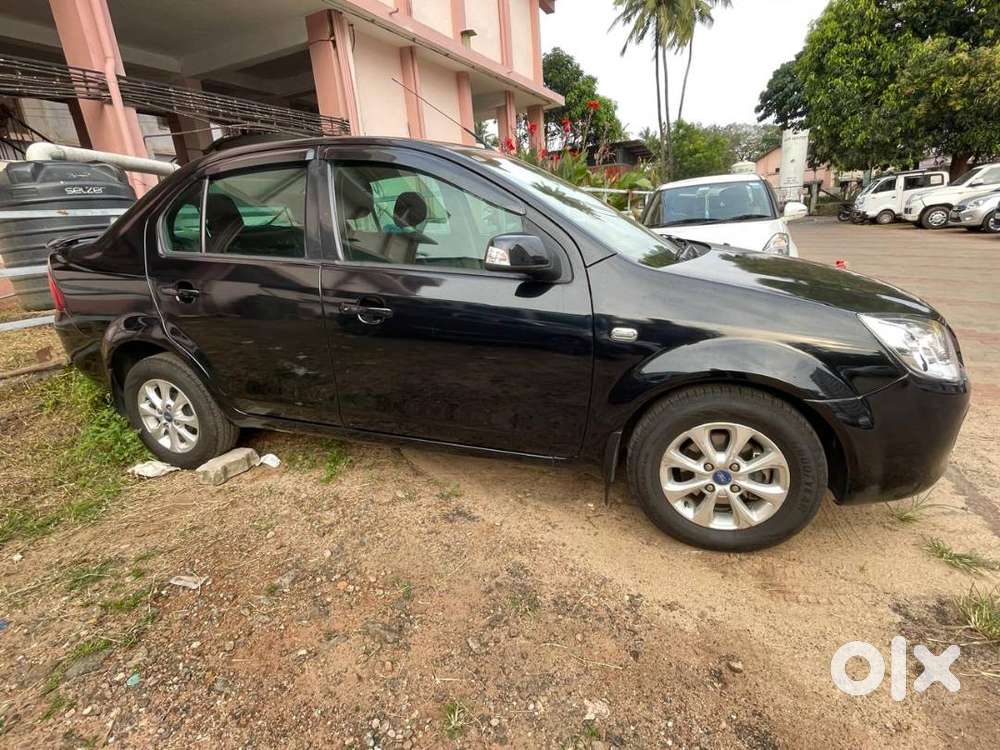 Well Maintained 2013 Model Fiesta Classic Full Option (titanium )