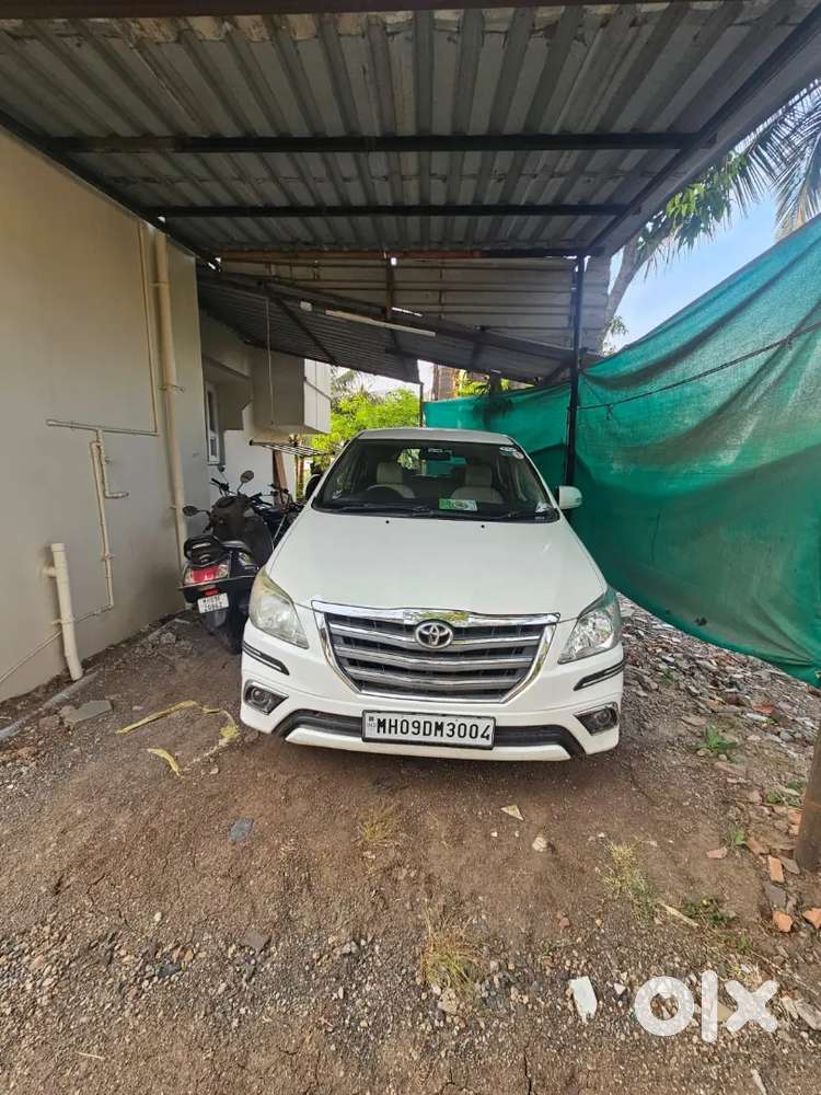 Toyota Innova 2015