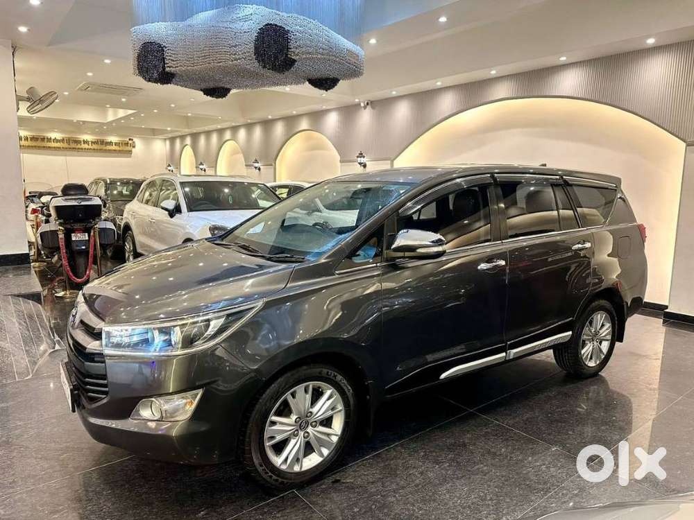 Toyota Innova Crysta