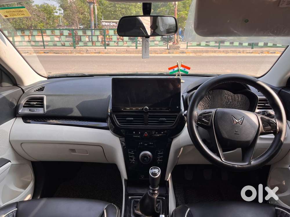 Mahindra Xuv 3xo Mx1 Pm Mt, 2025, Petrol