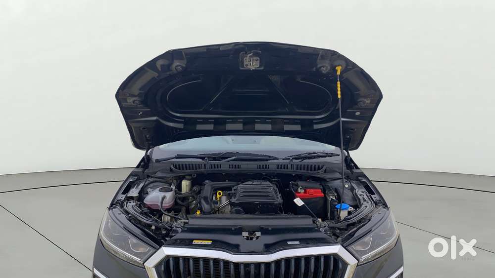 Skoda Slavia 1.0 Tsi Style At, 2023, Petrol