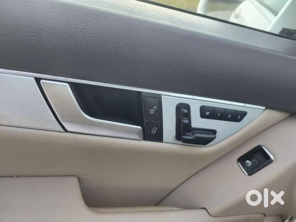 Mercedes-benz C-class Full Insurance Petrol Well Maintained