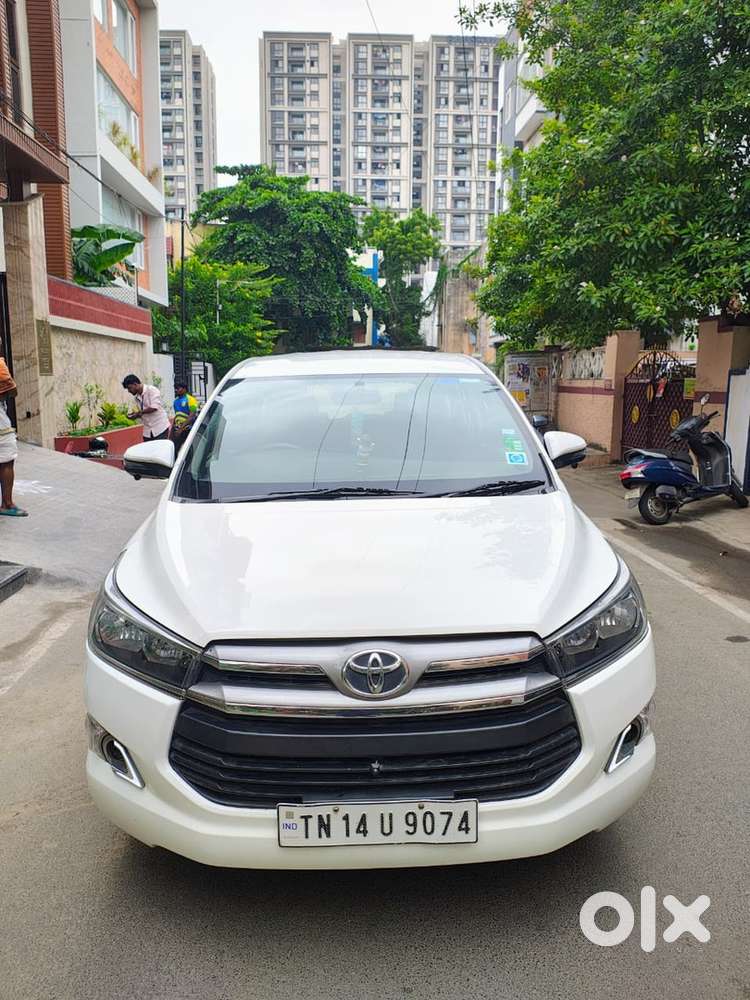 Toyota Innova Crysta 2.8g At 2019