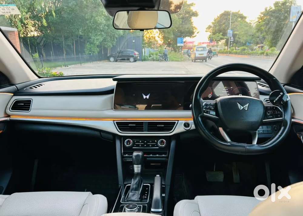 Mahindra Xuv700 2.2 Ax 7 Diesel At Str, 2023, Diesel