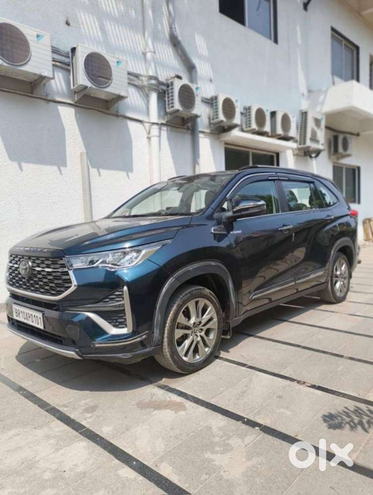 Toyota Innova Hycross 2.0 Zx (o) Hybrid 7 Str, 2023, Petrol