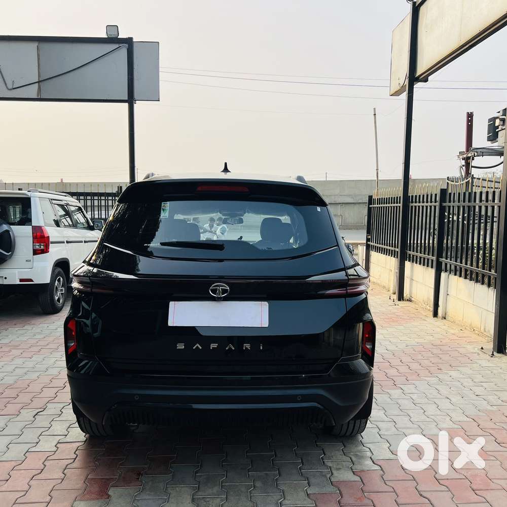 Tata Safari Pure Plus S Dark Edition, 2024, Diesel