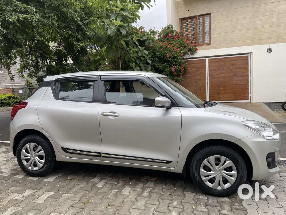 Maruti Suzuki Swift Vxi + Manual, 2023, Petrol