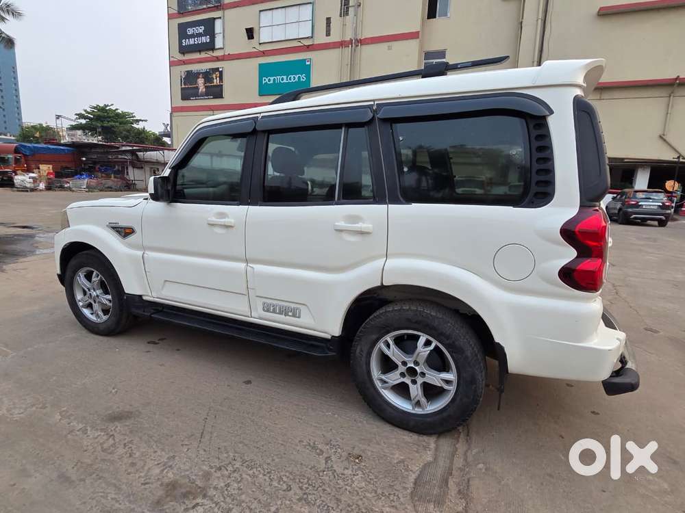 Mahindra Scorpio S10, 2016, Diesel