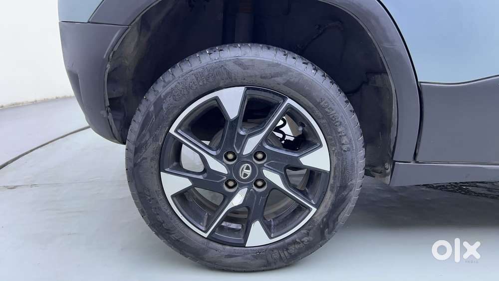 Tata Punch 1.2 Revotron Accomplished Dazzle Pack Amt, 2022, Petrol