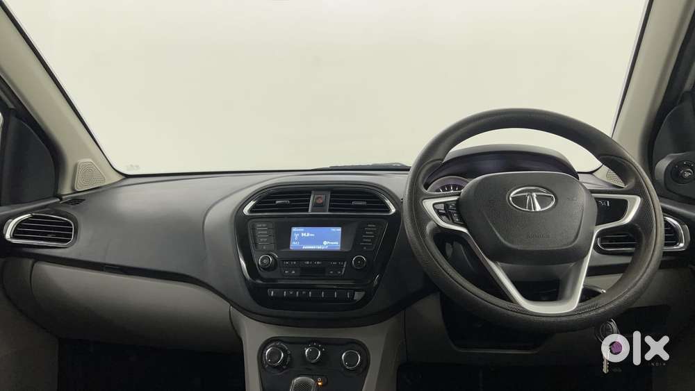 Tata Tiago Xza, 2017, Petrol