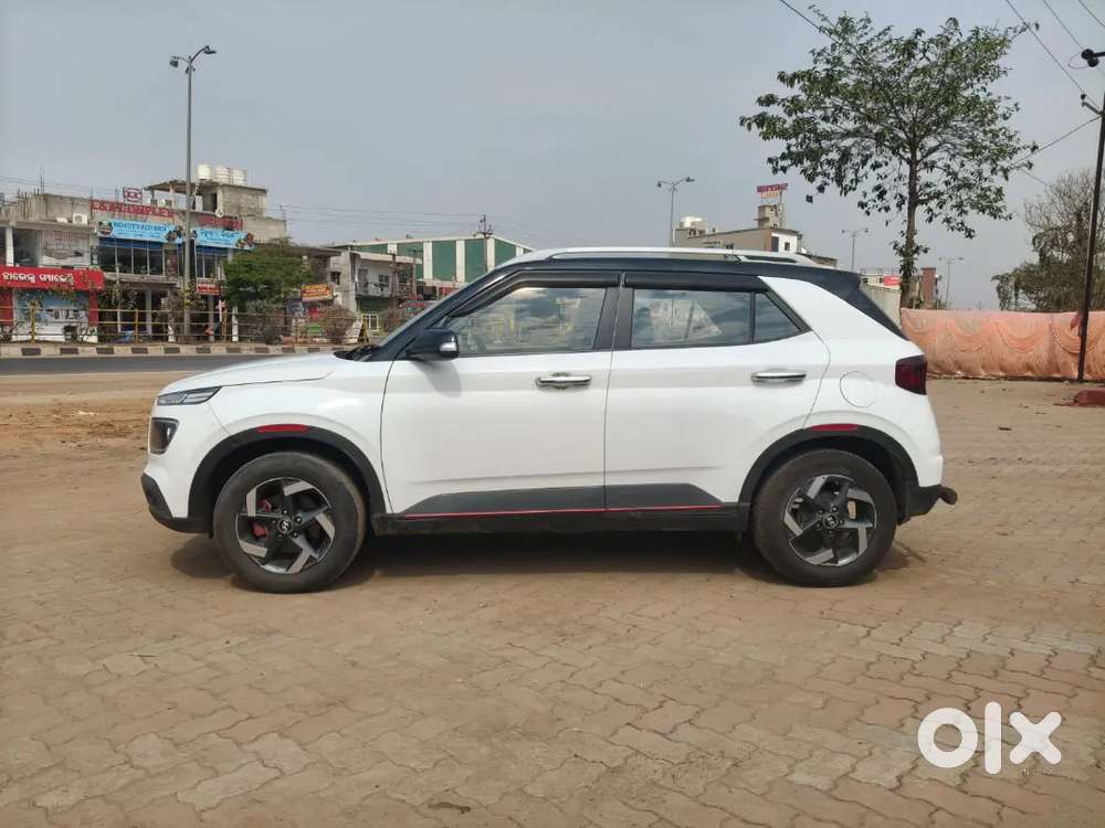 Hyundai Venue 2020 Petrol 53653 Km Driven