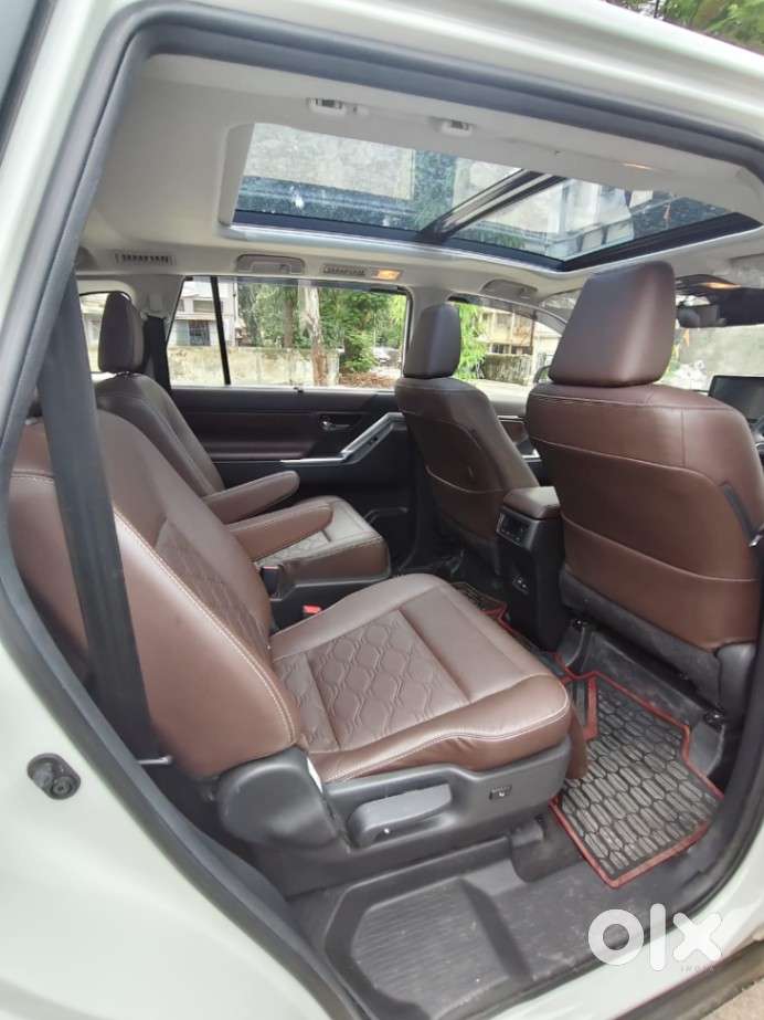 Toyota Innova Hycross 2.0 Zx Hybrid 7 Str, 2026, Petrol