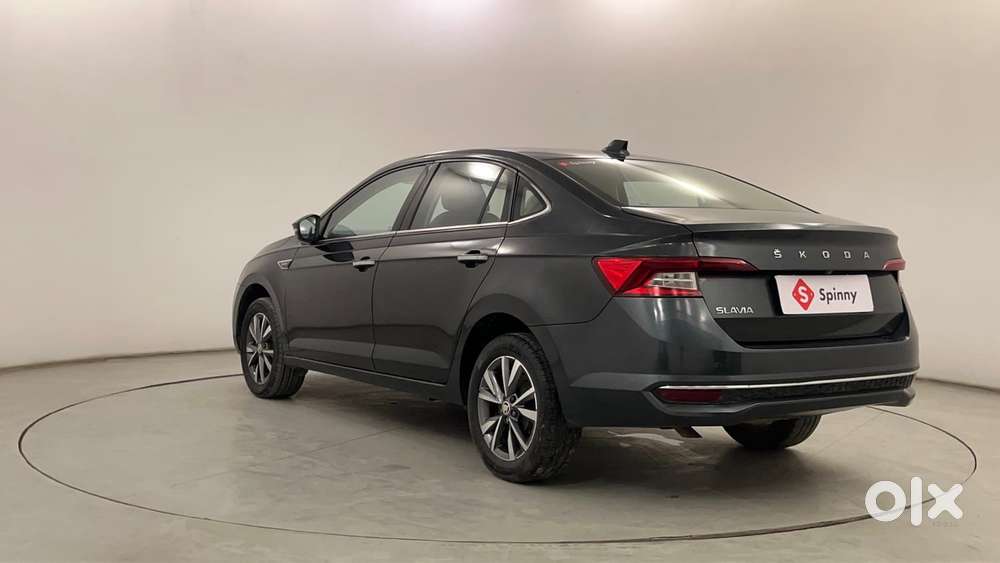 Skoda Slavia Style 1.0l Tsi Mt, 2023, Petrol