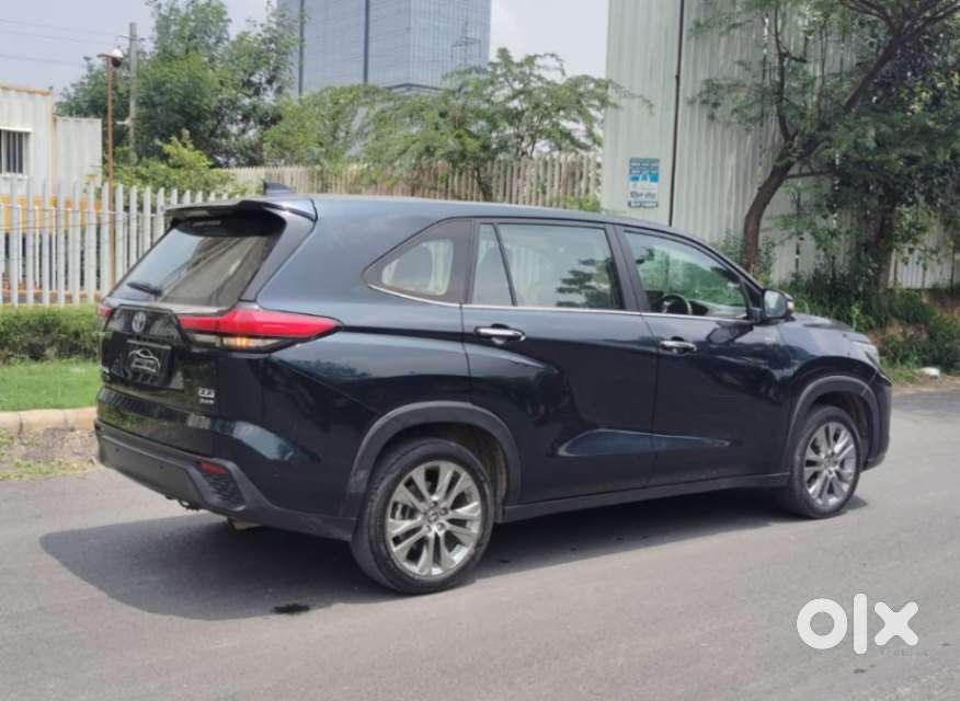 Toyota Innova Hycross 2.0 Zx (o) Hybrid 7 Str, 2025, Petrol