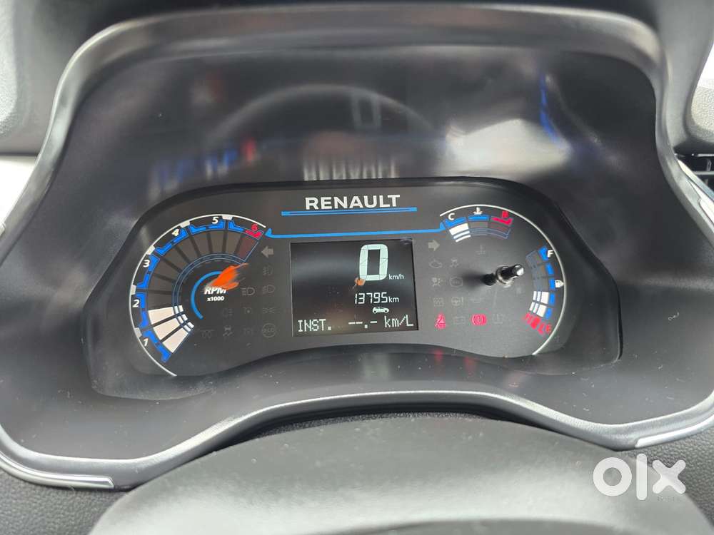Renault Triber Rxz, 2024, Petrol