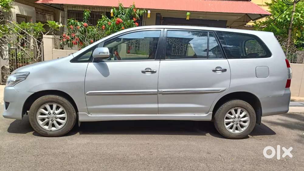 Toyota Innova 2012