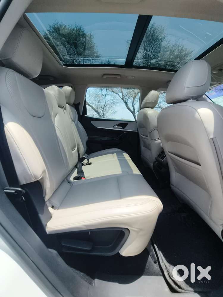 Mahindra Xuv700 2.2 Ax 7 Diesel At Luxury Pack Str, 2024, Diesel