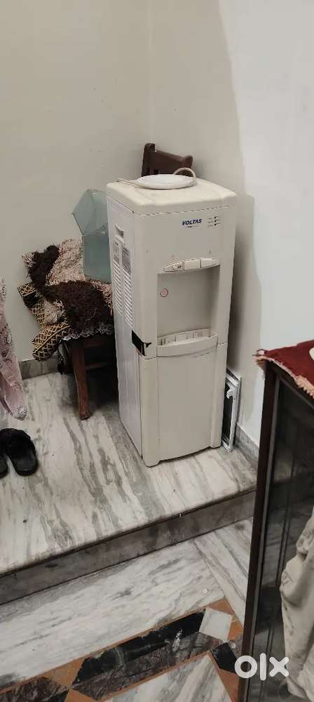 Voltas water dispenser