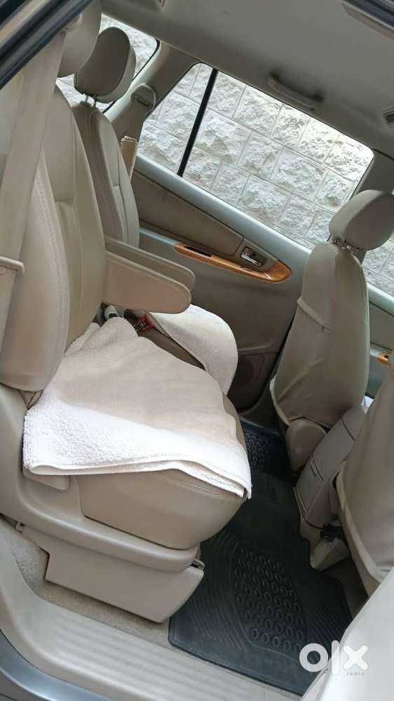 Toyota Innova 2.5v For Sale
