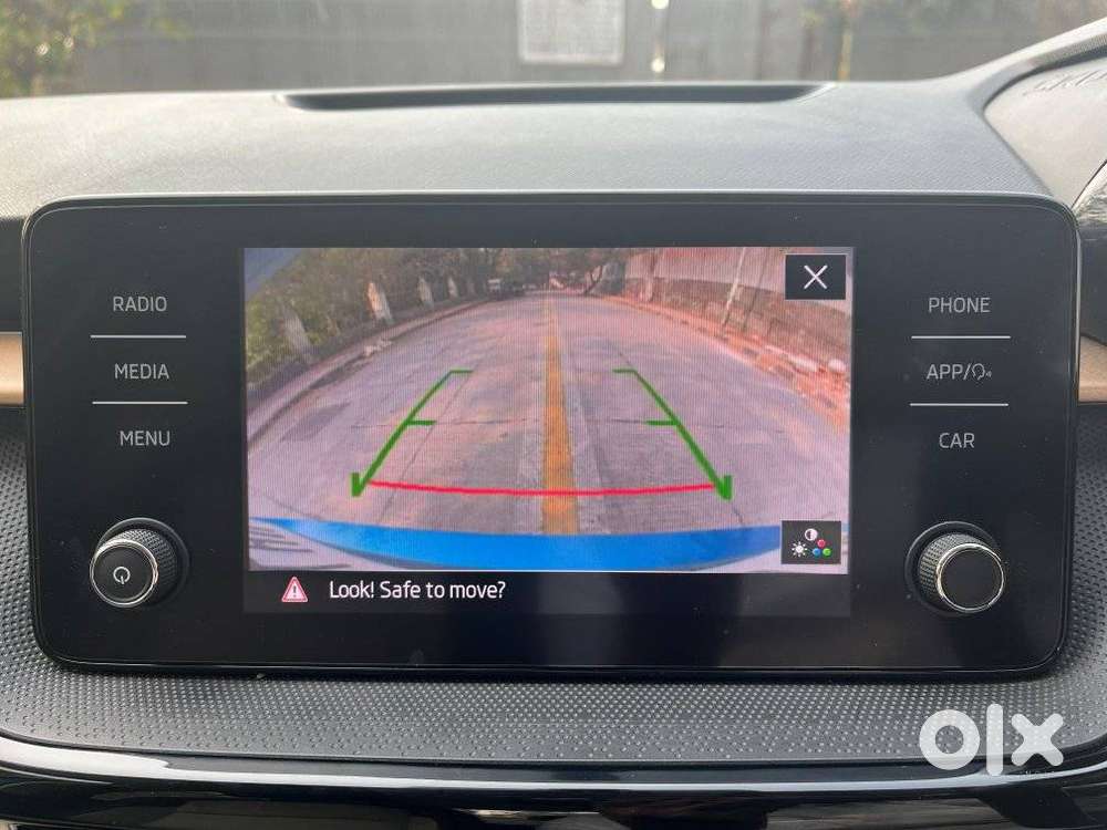 Skoda Slavia Style 1.0l Tsi At, 2024, Petrol