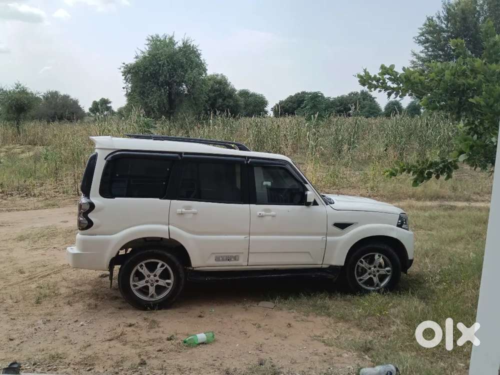 Mahindra Scorpio S10 2016 Diesel Manual