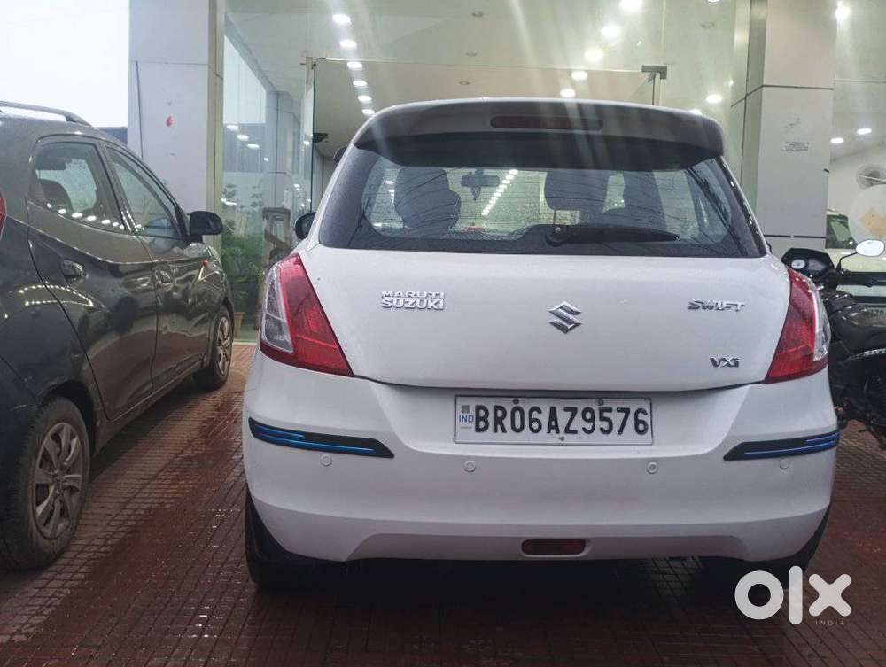 Maruti Suzuki Swift Vxi Optional, 2016, Petrol