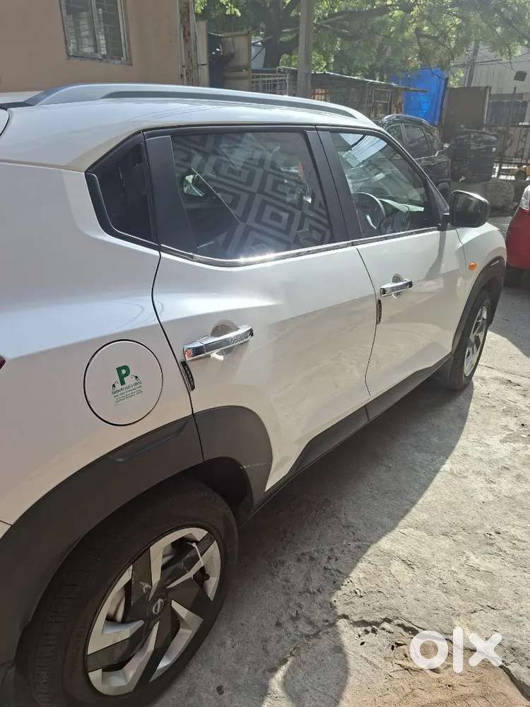 Car Is In Good Condition Showroom Track Moving Abroad