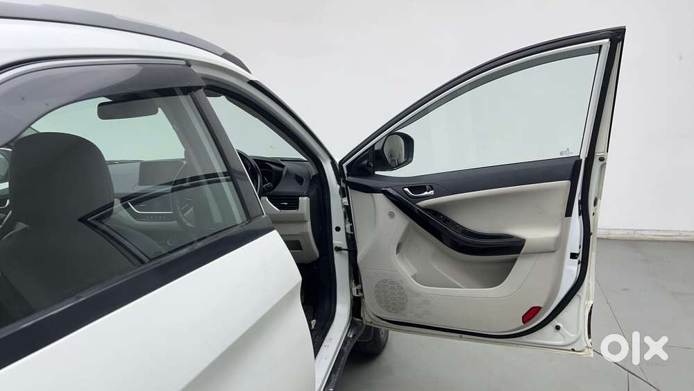 Tata Nexon Xz Plus (hs), 2022, Petrol