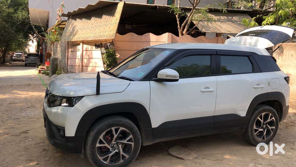 Maruti Suzuki Vitara Brezza 1.5 Vxi At, 2025, Petrol