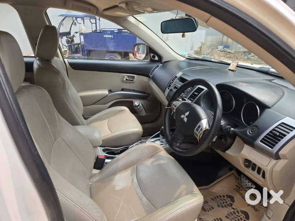 Mitsubishi Outlander 2012 Petrol 112000 Km Driven