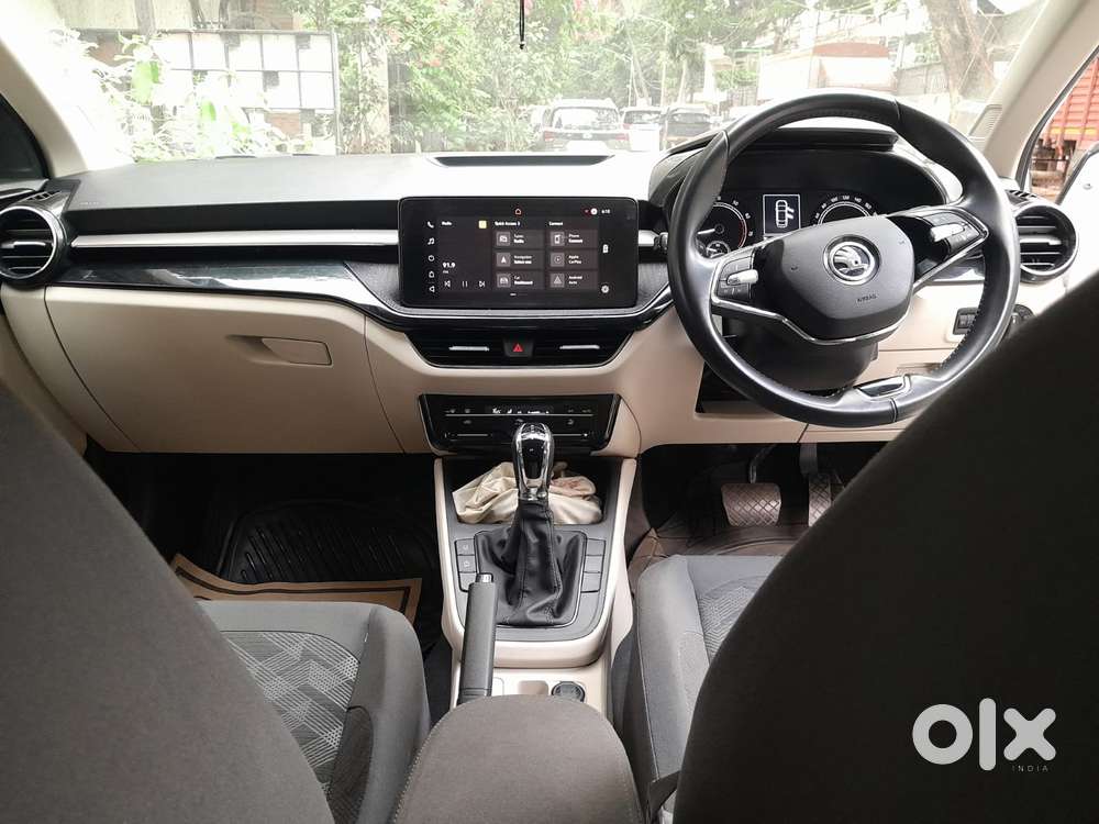 Skoda Slavia Ambition 1.5l Tsi Dsg Dual Tone, 2024, Petrol