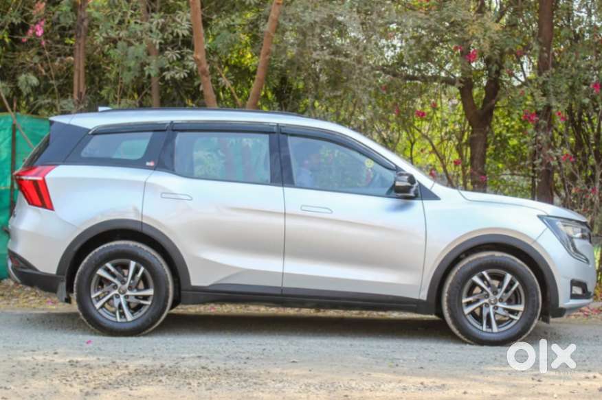 Mahindra Xuv700 2.0 Ax 5 Petrol At Str, 2022, Petrol