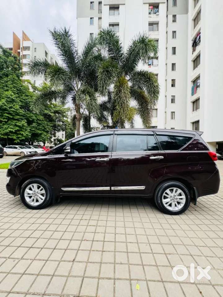 Toyota Innova Crysta 2.4 V 7 Str, 2016, Diesel